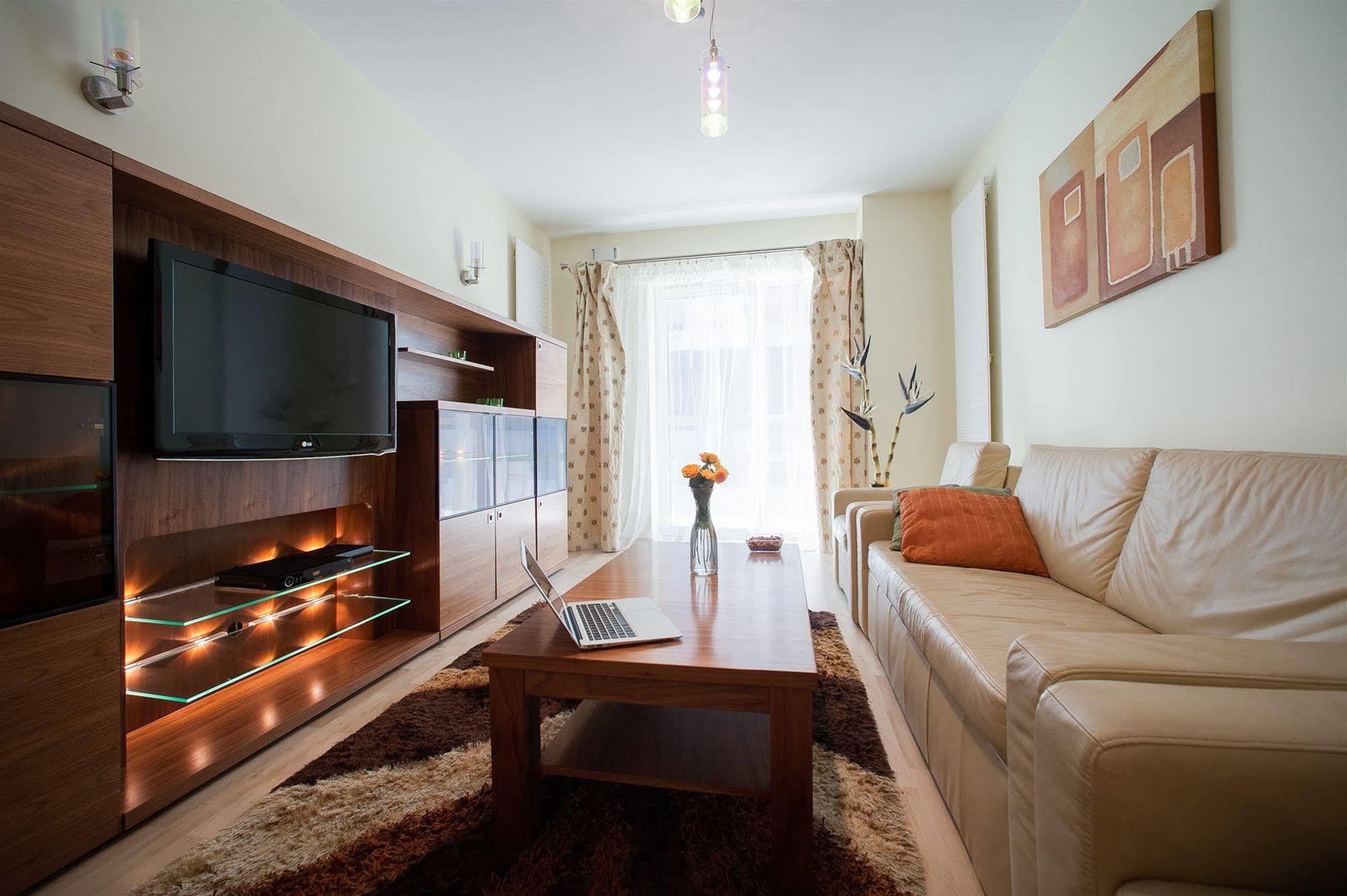 Platinum Towers E Aparthotel Warsaw