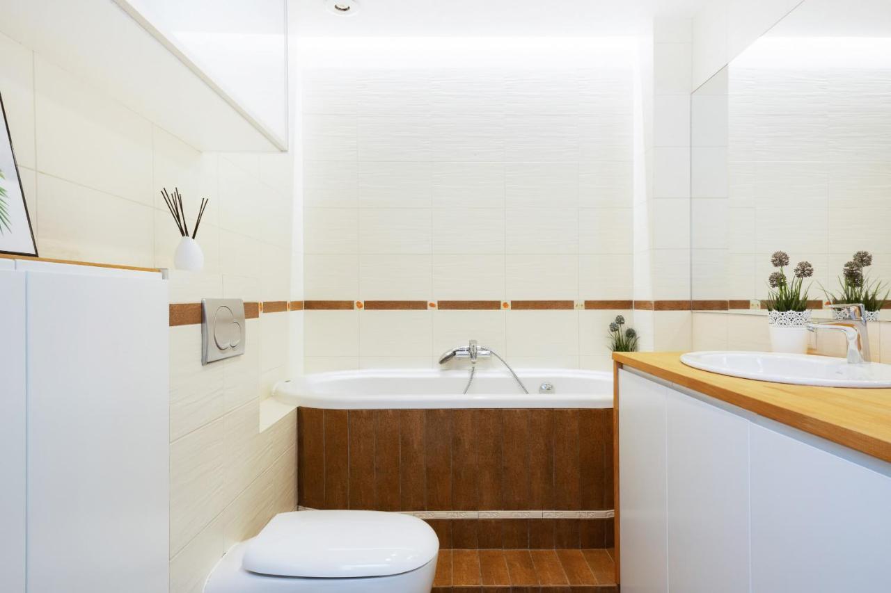 Zelazna By Renters Apartamento *