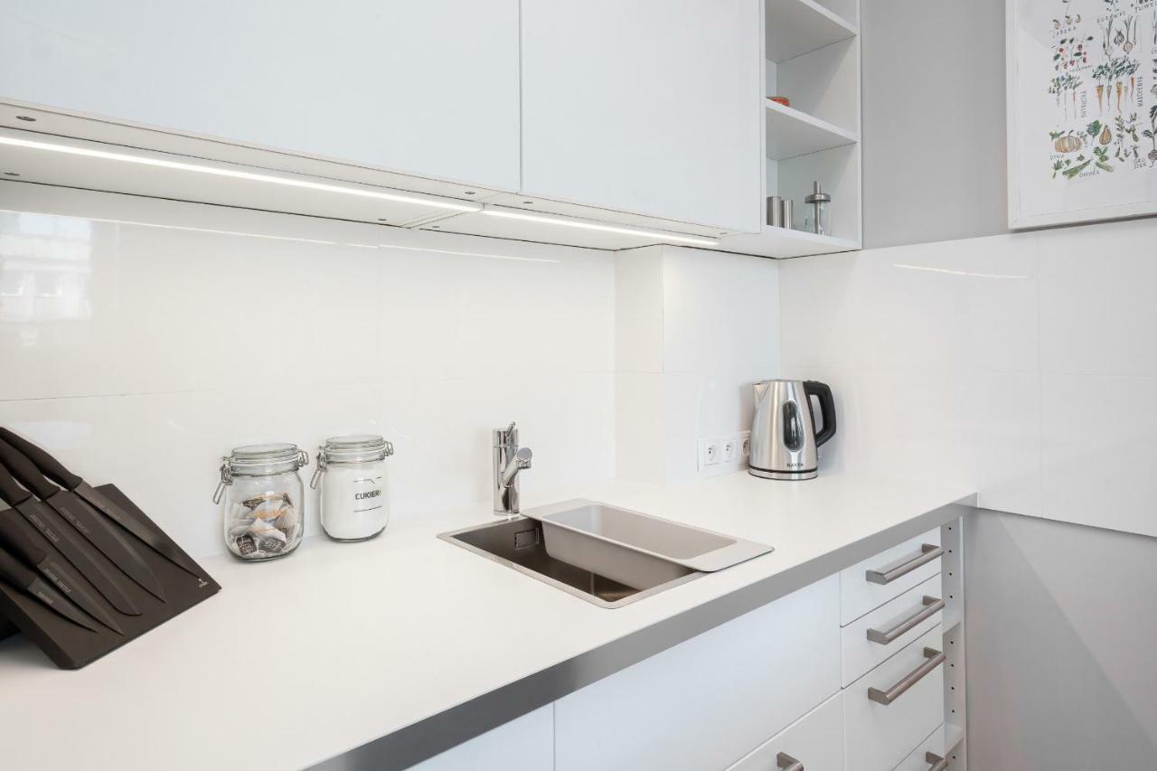 Center By Renters *