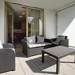 P&O Apartments Near Westfield Arkadia