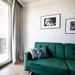 Patio Praga Metro Apartment