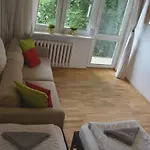 Labo Apartment Metro Wierzbno