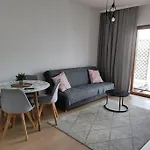 Lovely Apartment Vis-A-Vis Medicover And Paley Institute