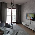 Lovely Apartment Vis-A-Vis Medicover And Paley Institute