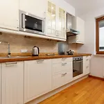 Metro Wierzbno Apartment By Noclegi Renters