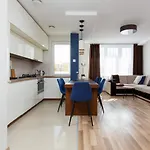 Family Apartment Saska Kepa By Noclegi Renters