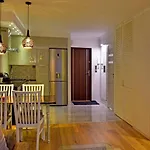 Super Cosy And Bright- Golden Apartments- Old Town- Center