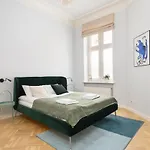 Marszalkowska 58 - Classy Two Bedroom Apartment With Balcony By Noclegi Renters