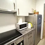 Lovely Double Bedroom In A Three-Room Apartment In The Center Of Warsaw