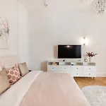 Premium Warsaw Center Studio
