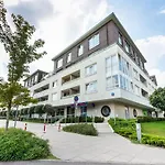 Wilanów Modern Zen Apartment