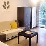 Happy Life - Apartment Next To Metro Station