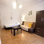 Happy Life - Apartment Next To Metro Station