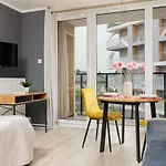 Studio with Balcony Warsaw Kokoryczki by Renters