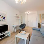 Sluzew Manhattan Place Apartment
