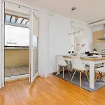 Spacious Apartment Palac Jana III Wilanow By Noclegi Renters