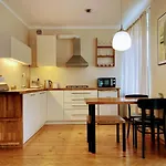 Elegant Apartment - City Center, Near Old Town