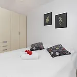 Warsaw Ursynow Modern Apartment By Noclegi Renters