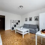 Jagiellonska 4 Prywatne Mieszkanie Z Balkonem I Bezplatnym Parkingiem 300M Od Stadionu Narodowego Samodzielne Zameldowanie! Self Check-In System!