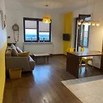 Sunny Life Apartment