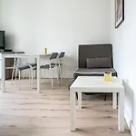 Bright And Cozy- Golden Apartments- City Center&K2
