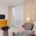 Fabulous City Apartment By Renters