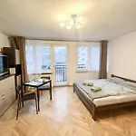 Very Center Fast Internet And Balcony Chmielna 100