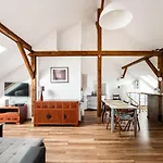 Plac Narutowicza Two-Level Apartment