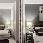 Loft Solec Residence