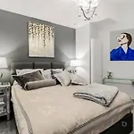 Loft Solec Residence