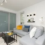 Beautiful & Spacious Warsaw Apartment By Noclegi Renters