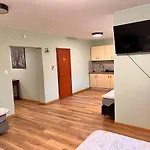 Green Albatros 48M With Bathroom