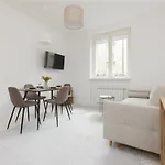 Warsaw City Centre Apartment Sniadeckich Near Metro Station By Noclegi Renters