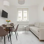 Warsaw City Centre Apartment Sniadeckich Near Metro Station By Noclegi Renters