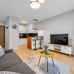 Ursus Comfy Apartment With Free Parking