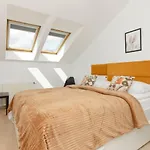 Warsaw Family Apartment With 3 Bedrooms & Ac Near Metro Stoklosy By Renters