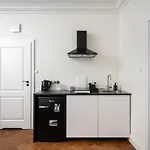 Metro Wilenski Varsovia Studio #1