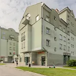 Comfy Apartment Powstancow Slaskich By Noclegi Renters