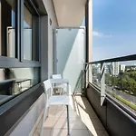 Ochota City View Modern Apartment