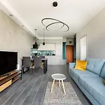Ochota City View Modern Apartment
