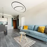 Ochota City View Modern Apartment
