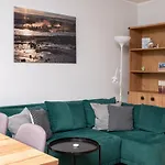 Varsovia Metro Comfort Apartment