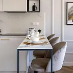 Ecru Luxurious City Center Apartment Near Old Town Wwa10
