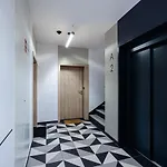 Business District Apartment - Parking, Balcony By Rentujemy
