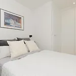 Heart Of Warsaw Apartment Metro Swietokrzyska By Noclegi Renters