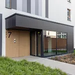 M&R Apartament Airport&Business Wynalazek - Fast Wi-Fi - Underground Garage - Self Check-In - Netflix - 6 Min From Chopin Airport