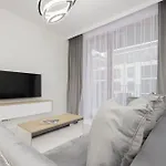 Luxurious Grey Apartment With Sauna, Gym And Parking By Noclegi Renters