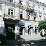 French Touch: Romantyczny Apartament W Kamienicy
