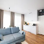 B85 Suites