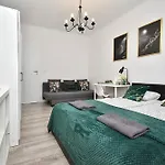 Rental Apartments Aleja Niepodleglosci